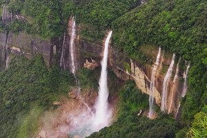 Cherrapunjee near Nohkalikai Waterfalls