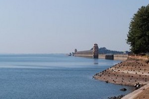 Tungabhadra Dam near Uchangidurga Fort